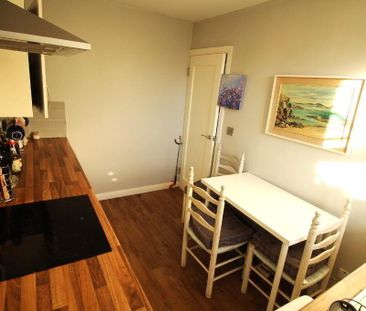 Flat 4, 8 Kinnegar Drive, Holywood, BT18 9JQ - Photo 3