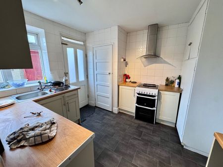 Room 1, Failsworth Close, NG11, Nottingham - Photo 4