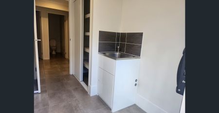 Modern 3-Bedroom Duplex Living in Peaceful Park Ridge Quarter - Photo 2