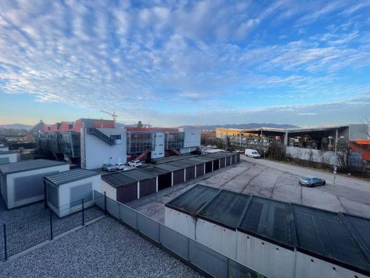 Provisionsfrei und Sofortbezug: 3 Zimmerwohnung im 2. Stock mit Ausblick direkt an der Stadtgrenze Wien - Top 2/17 - Photo 1