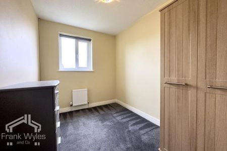 3 bedroom terraced house to rent - Photo 3