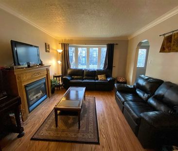 For Lease - 21 Fieldway Road, Toronto, Ontario - Photo 2
