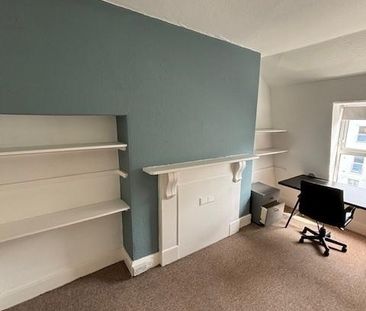 8 bedroom terraced house to rent - Photo 5