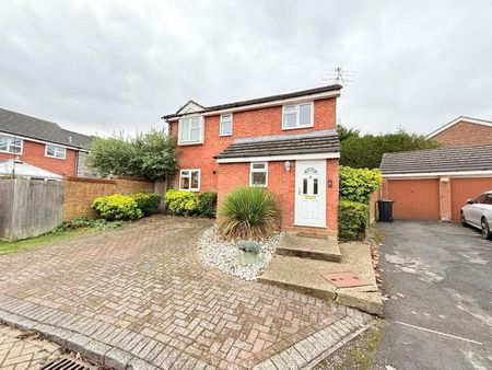 3 bedroom detached house to rent - Photo 5