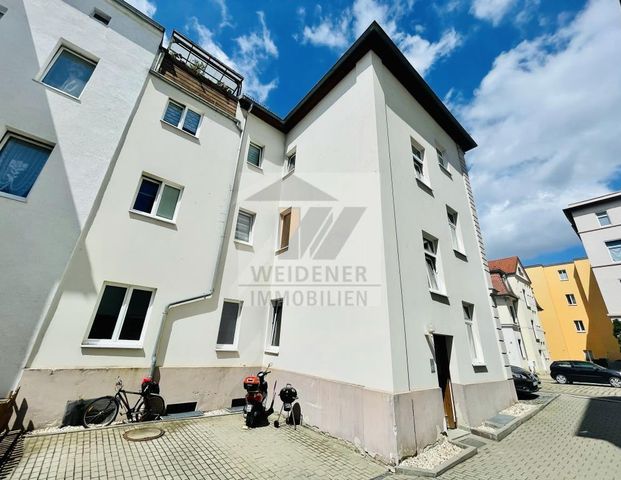 Große 4 Raum-Dachgeschosswohnung mit Balkon und Gäste-WC! - Photo 1