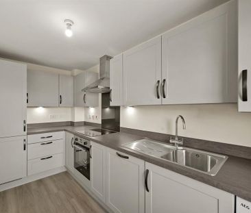 3 bedroom detached house to rent - Photo 4