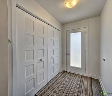 Grand 4 1/2 disponible ! Visite libre : dimanche 15 juin 12-15h - Photo 4