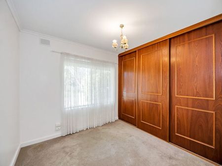 Comfort and Convenience is Walkerville - Photo 2