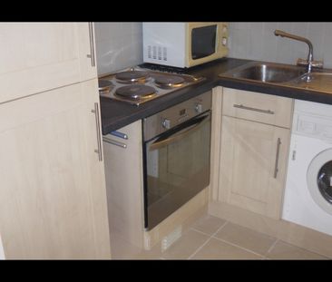 1 Bed Flat, Upper Town Street, LS13 - Photo 1