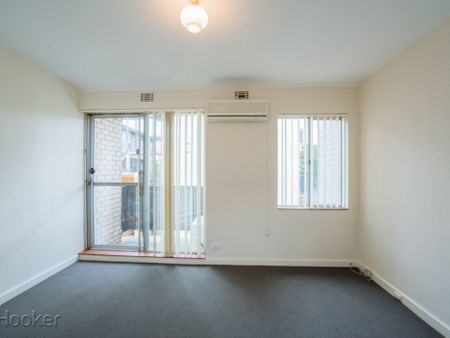 Refurbished Maylands Apartment! - Photo 3