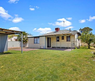 Cosy Carey Park Home - Photo 6