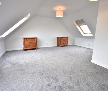 4 bedroom semi-detached house to rent - Photo 1