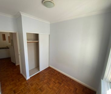 Contemporary West Perth Retreat - Photo 6