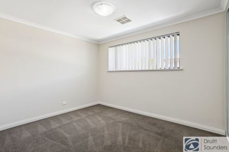Spacious 4x2 Rear Townhouse in Innaloo HOME OPEN SATURDAY 21 FEBRUARY AT 12.00PM SHARP! - Photo 5