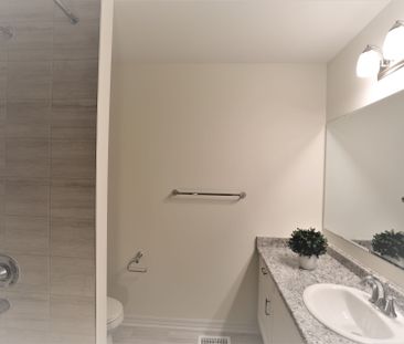 For Lease - 3478 Vernon Powell Drive, Oakville, Ontario - Photo 3