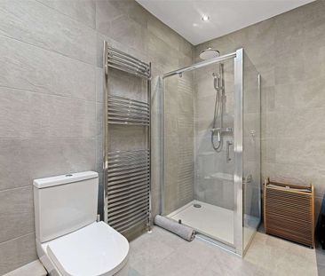 A wonderful 3 bedroom semi detached cottage, set within the heart o... - Photo 6