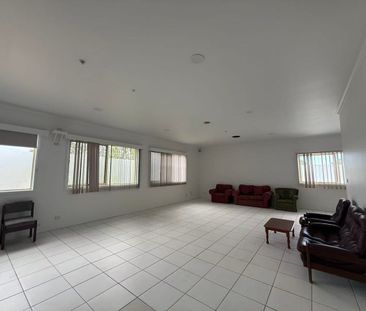 Newly Renovated Rooming House in Forest Hill - Photo 1