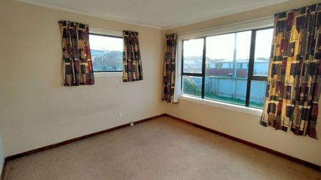 No viewings between 24/12/24 to 06/01/25! - Photo 4