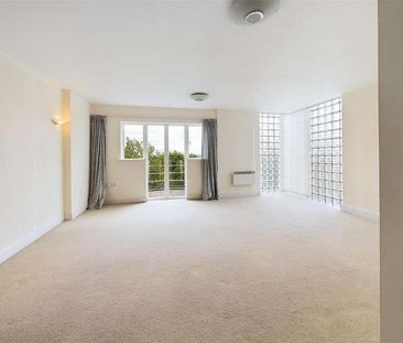 Thomas More, Ickenham Road, Ruislip, Middlesex, HA4 - Photo 5