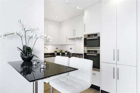 A superb lateral apartment situated on the eighth floor of a prestigious residential building. - Photo 3