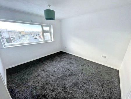 Neasham Avenue, Billingham, Billingham, Durham, TS23 3NX - Photo 3