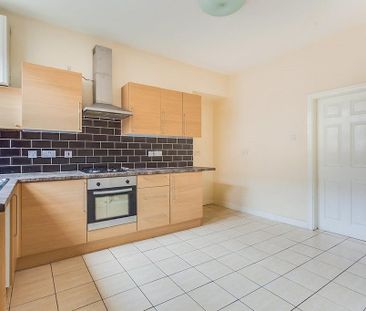 4 bedroom terraced house to rent - Photo 2