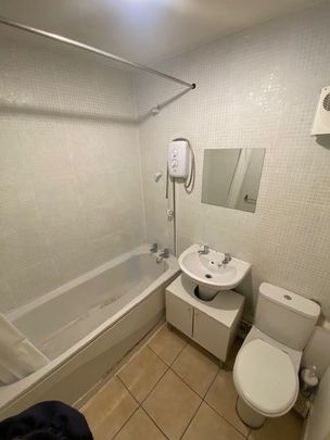 2 Bed Flat, St. Georges Court, M15 - Photo 1