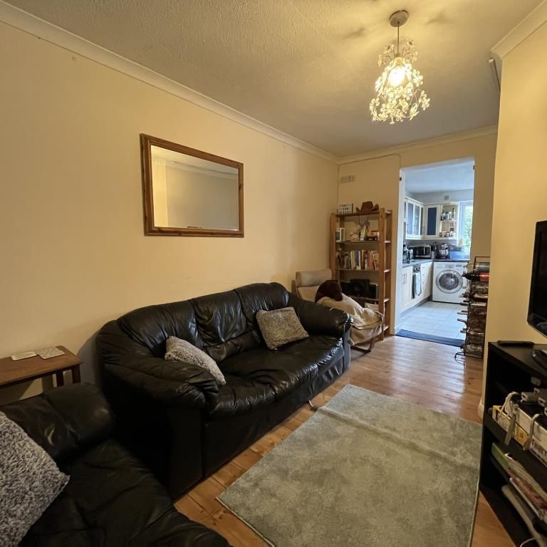 5 bedroom semi-detached house to rent - Photo 1