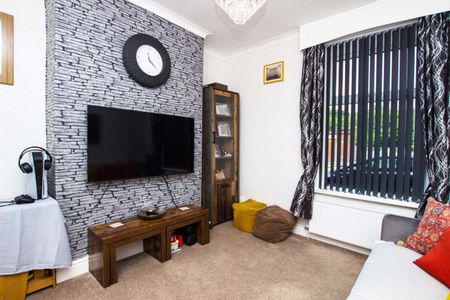 2 bedroom House To Let Total Size: 879 SQ FT - Photo 3