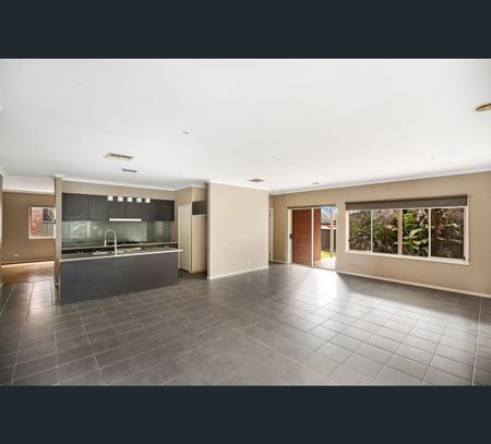 29 Le Page Run, South Morang, Vic 3752 - Photo 4