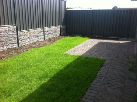 Modern 3 Bedroom Courtyard Home - Photo 5