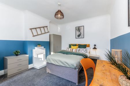 Room 4 – Nuneaton - Photo 2