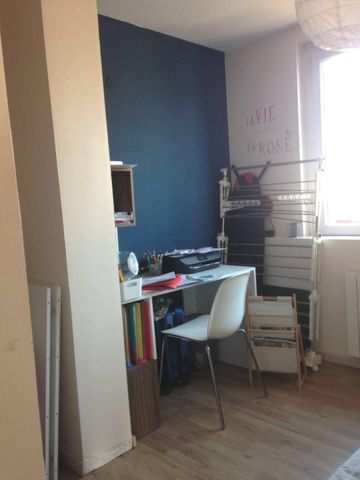 Location Appartement 3 pièces 70m² BRON 69500 - Photo 3