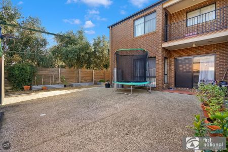 Exquisite Corner Townhouse on the Park (Alamanda School Zone) - Photo 5