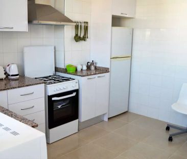 Exterior room with desk in 4-bedroom apartment, Extramurs - Females - Photo 6