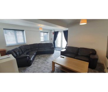 6 bedroom detached house to rent - Photo 1