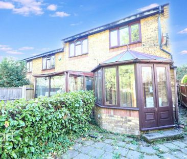 2 bedroom end of terrace house to rent - Photo 3