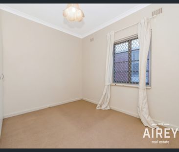 Cosy & convenient two bedroom in amazing location! - Photo 3