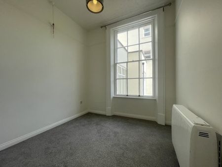 Mercian Court, Cheltenham, GL50 - Photo 3