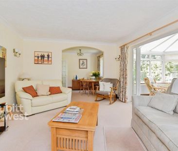 3 bedroom detached bungalow to rent - Photo 2