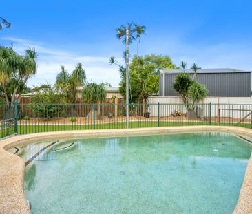 13Kw SOLAR, POOL, SIDE ACCESS, RUMPUS ROOM - Photo 5