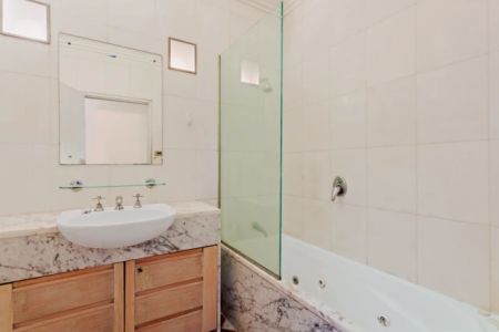 4/6 Curlewis Street,Bondi Beach,New South Wales 2026, Sydney - Photo 5