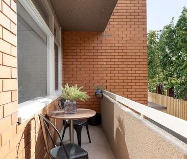 3/20 Hartwood Street, Kew East VIC 3102 - Photo 4