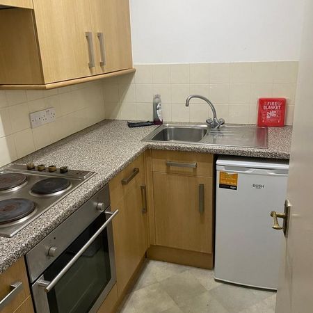 1 bedroom bedsit to rent - Photo 3