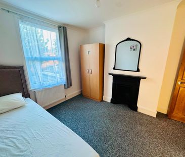 Room in a Shared House, Cotford Road, CR7 - Photo 5