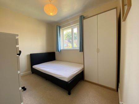 3 bedroom semi-detached house to rent - Photo 3