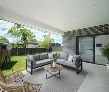 EXECUTIVE FAMILY HOME WITH MULTIPLE LIVING AREAS !!! - Photo 5