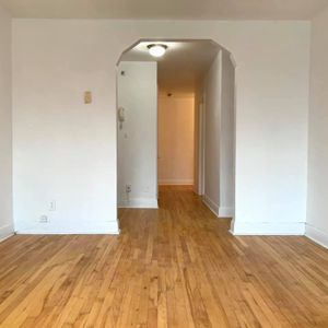 NDG - Beau 5 1/2 De 3 Chambres - Photo 2