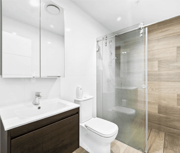 Modern & Stylish Two Bedroom Apartment Located Near All Amenities! - Photo 4