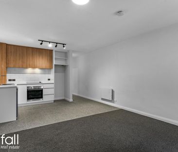 Stylish Ground Floor Unit in Prime Location - Photo 3